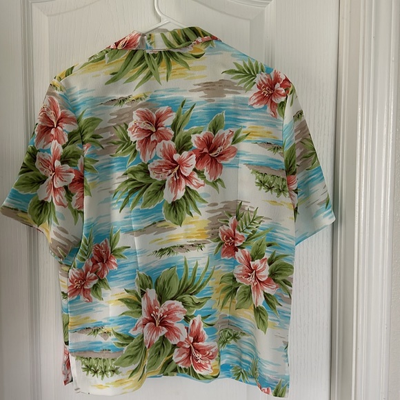 Alia Button Up Top S - Picture 3 of 3